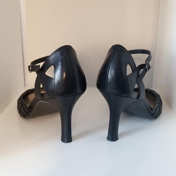 Nine West Black Pumps Size 8.5 - Picture 2 of 3